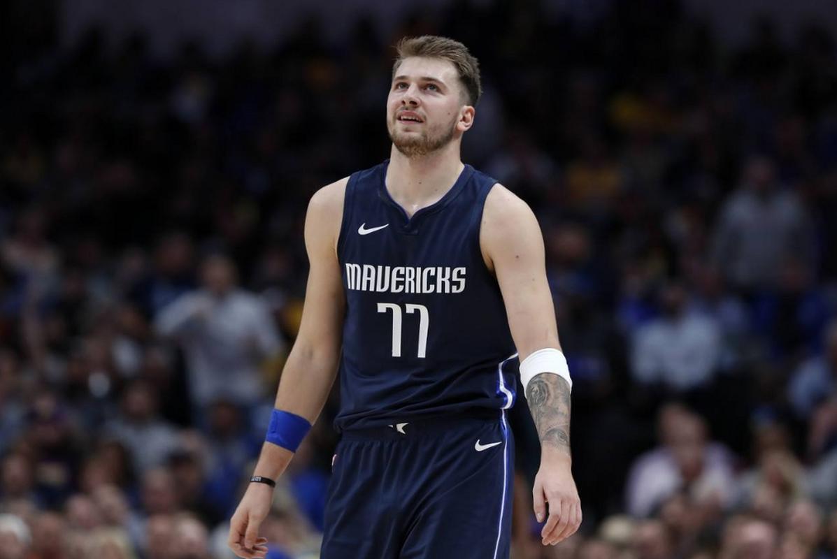 在赛后的采 在赛后的采